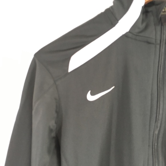 Vintage NIKE "Flow" Men's Track Jacket Size L - Picture 2 of 7